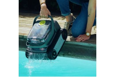 Robot de piscine ou skimmer : quelles différences ?
